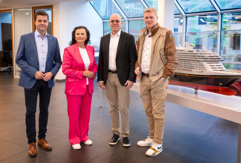 24-08-30-MW_Hartmut_Moorkamp_Gitta_Connemann_Bernd_Eikens_Ulf_Thiele_L-R_DH9_1652-scaled-502f8910